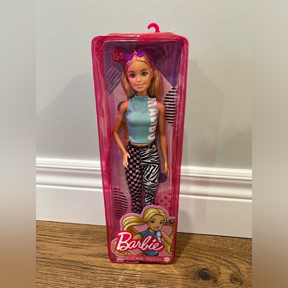 Barbie Fashionistas Malibu Barbie #158 doll
